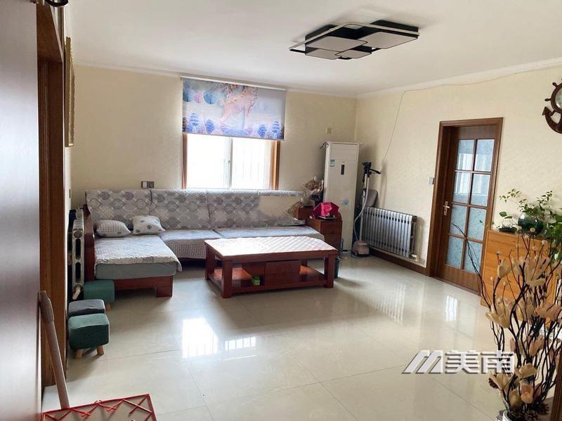 东苑小区2楼精装少住家电齐全2000元