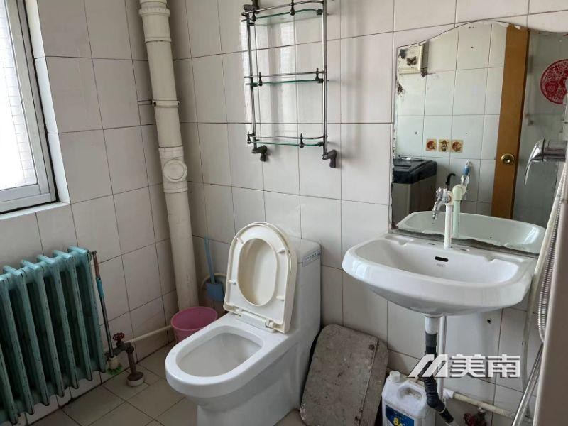 玫瑰苑西区6楼精装三室家电齐全月租1000元