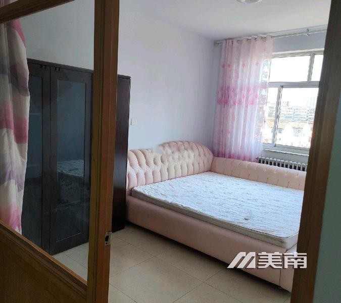 奥城国际附近中层家电齐全月租1200元