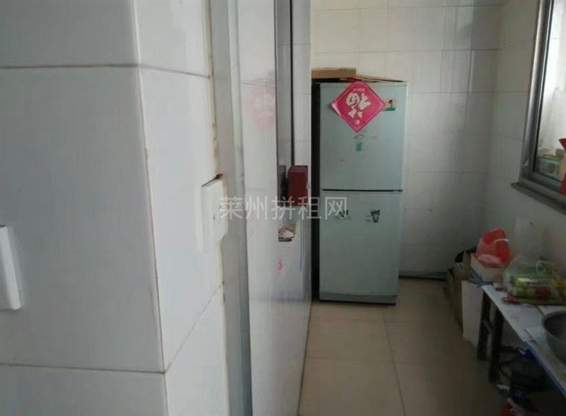 科技广场南边,公安局小区,精装修,带家具家电,拎包入住