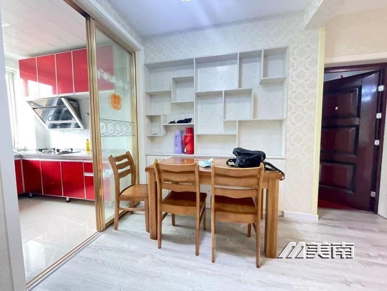 吉祥家园中层精装三室家电齐全拎包入住月租1100元