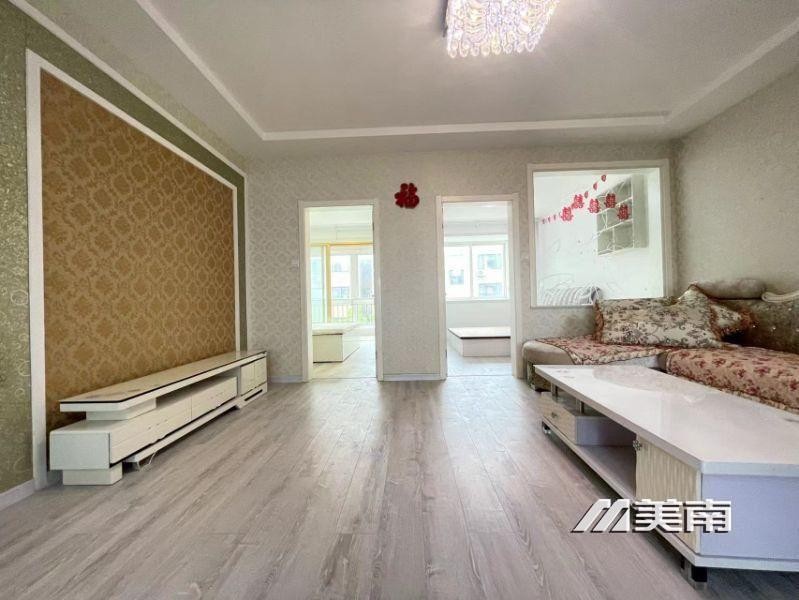 吉祥家园中层精装三室家电齐全拎包入住月租1100元