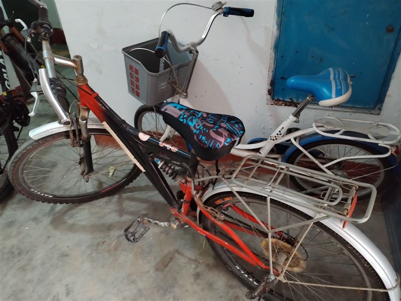 二手自行车两辆