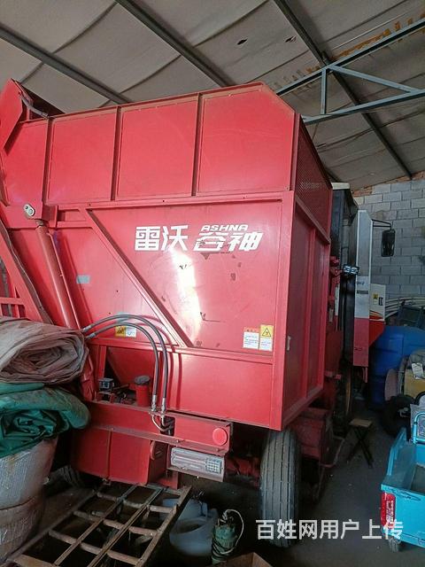 玉米收割机