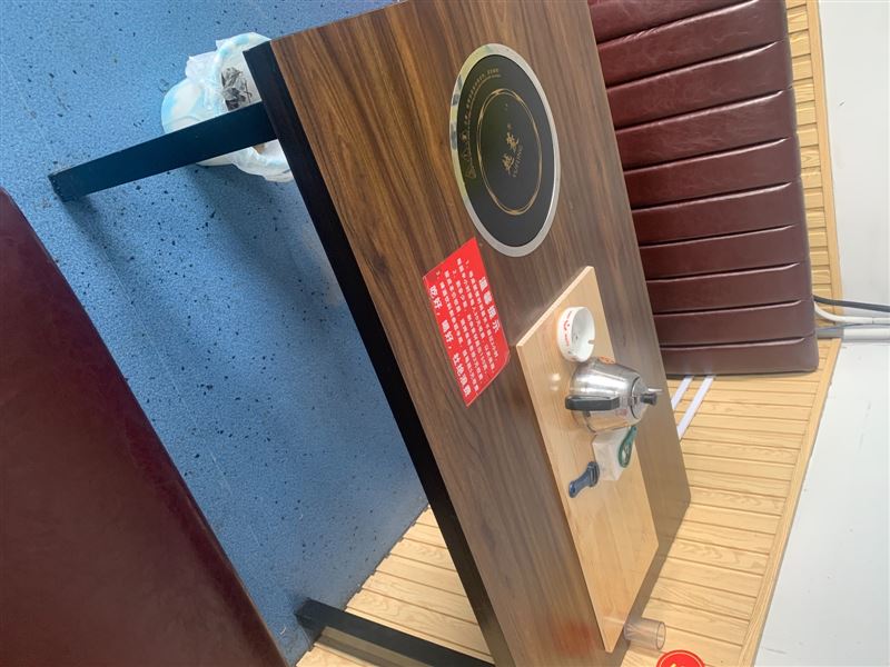 紧急处理九点九成新休闲火锅桌