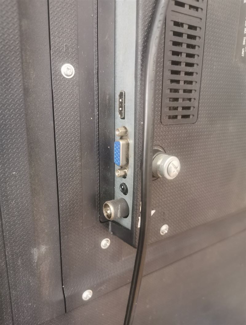 有瑕疵的42寸电视机