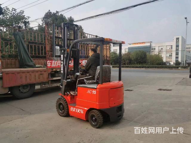 龙工小铲车