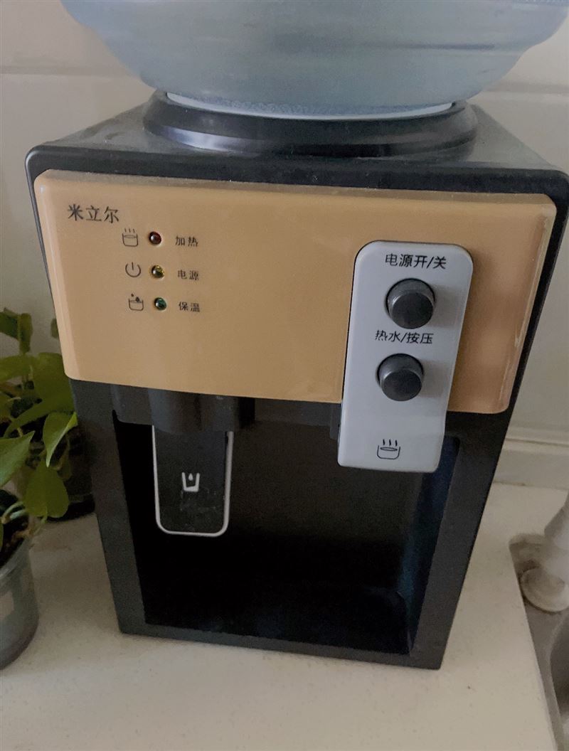 饮水机非常新20元