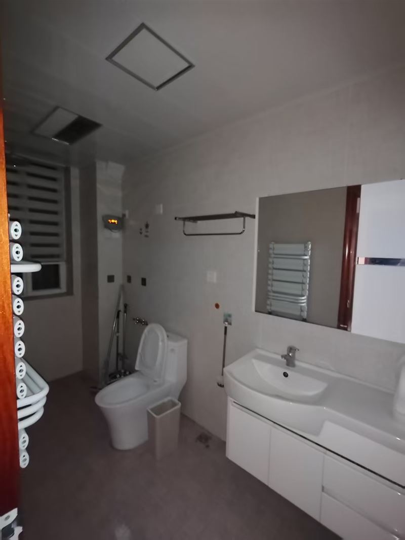 万通市场附近精装婚房整租