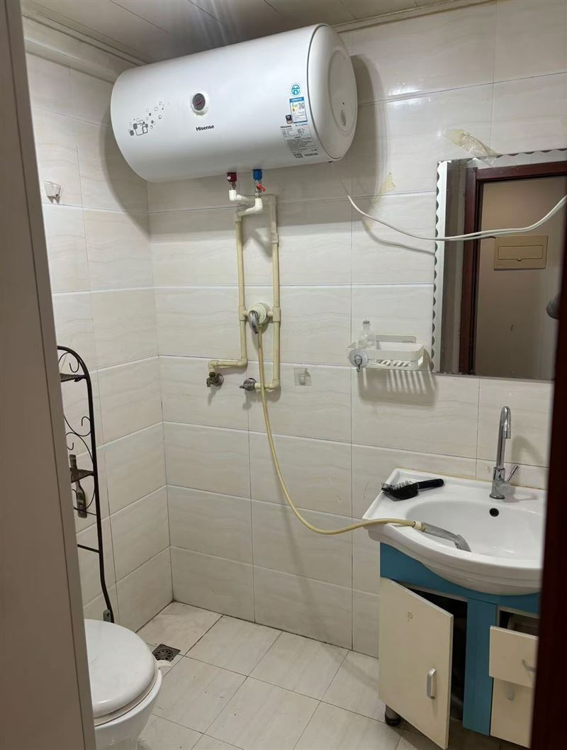 明玉泉大厦精装900元每月