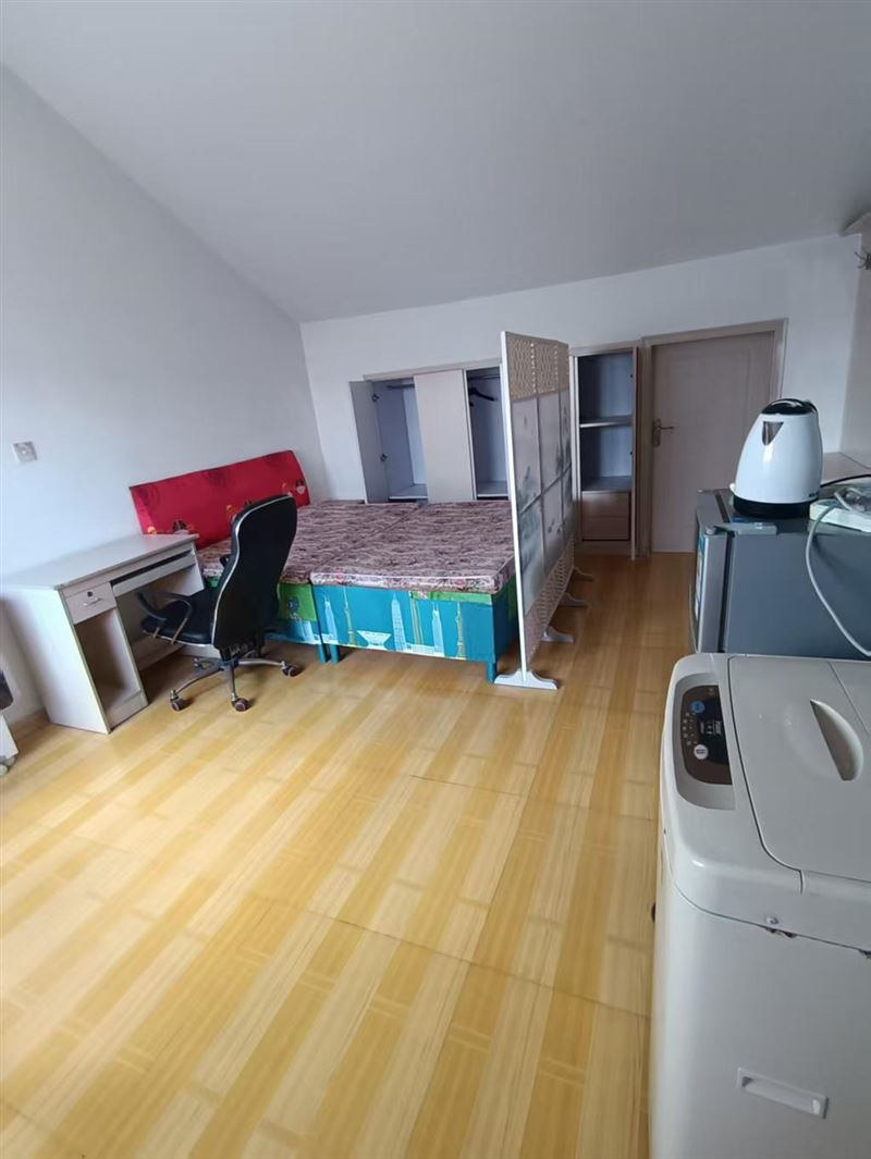 霸力大厦西侧文盛公寓42平出租