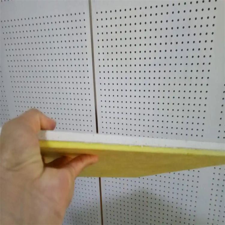 吊顶墙面穿孔吸音板防火环保生产厂家