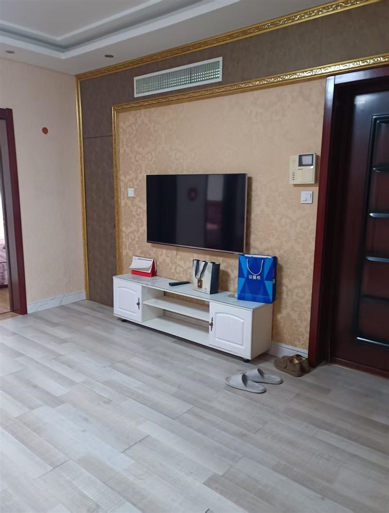 玉皇学区步梯二楼,框架地暖,带车库35万,