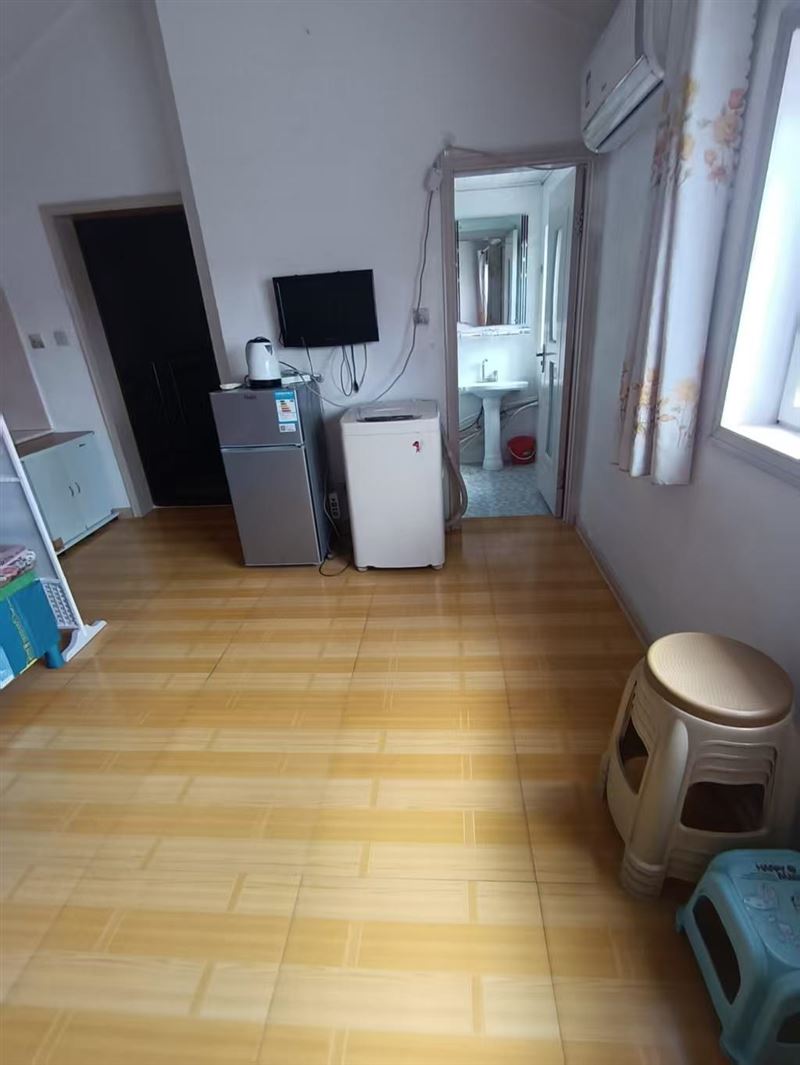 文盛公寓43平500元整租