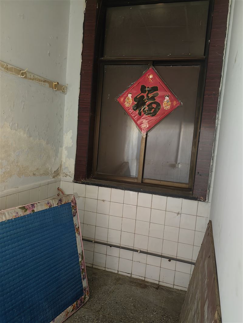 老发电厂附近门头房一间