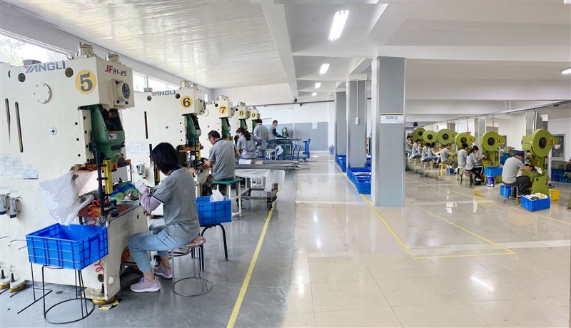 冲压工(也招学徒)长白班8时,交五险,环境好待遇高常年有活